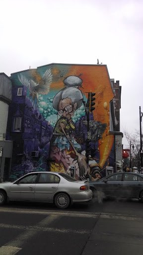 Mural on building on SE corner - Montréal, QC.jpg