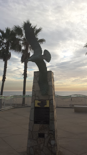 Endless Flight Sculpture - Huntington Beach, CA.jpg