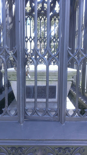 President James Monroe's Grave - Richmond, VA.jpg