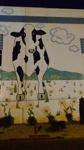 Giant Cow Mural - South Gate, CA.jpg