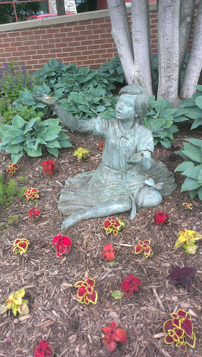 Snow White Statue - Elgin, IL.jpg