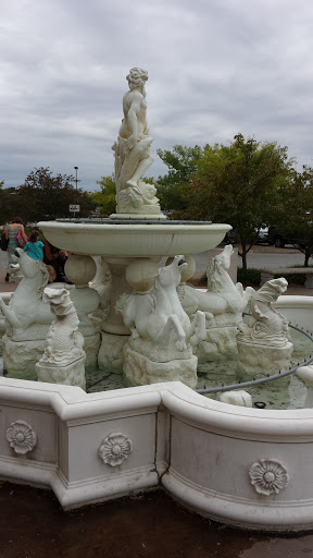 Italian Fountain at Palazzo - Overland Park, KS.jpg