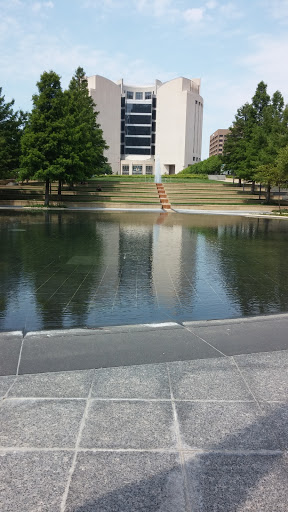Illus Davis Park Fountain - Kansas City, MO.jpg