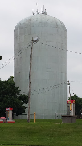 Water Tower near Indianola Avenue - Des Moines, IA.jpg