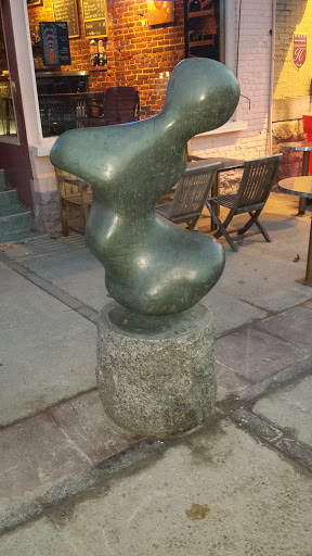 Sculpture De La Taverne Belley - Ville de Québec, QC.jpg