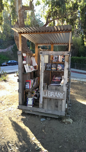 Santa Monica Pop-up Library - Santa Monica, CA.jpg