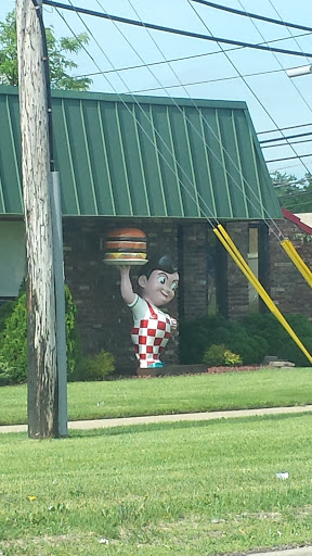 Bigboy Statue with Burger - Warren, MI.jpg