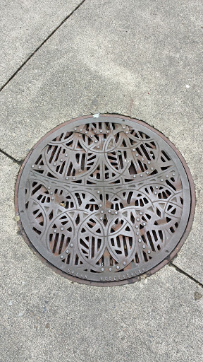 Ornate Manhole - Bellevue, WA.jpg