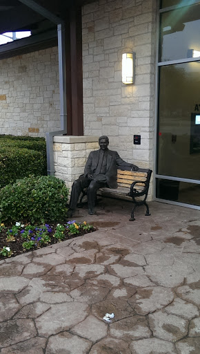 Bench Statue - McKinney, TX.jpg