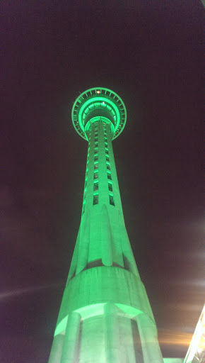 Sky Tower - Auckland, Auckland.jpg