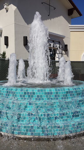 Santa Clara Town Centre Large Fountain - Santa Clara, CA.jpg