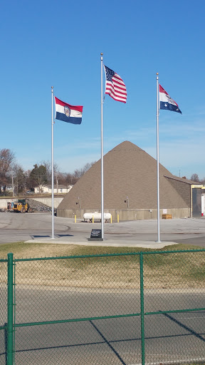 Veteran's Flag Memorial - Springfield, MO.jpg
