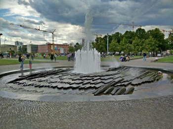 Lichterbrunnen vorm Dom - Berlin, Berlin.jpg