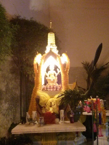 Shrine - Bangkok, Krung Thep Maha Nakhon.jpg
