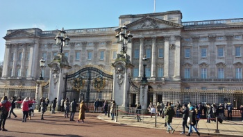 Buckingham Palace - London, England.jpg