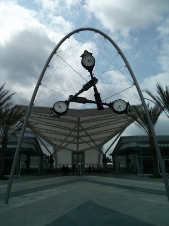 El Monte Tri-Clock Sculpture Arch - El Monte, CA.jpg