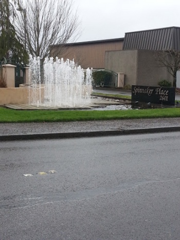 Spinnaker Place Fountain - Salem, OR.jpg