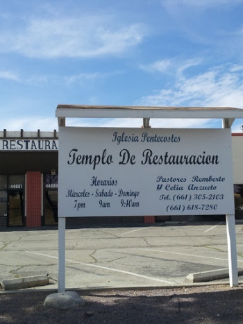 Templo De RestauraciÃ³n - Lancaster, CA.jpg