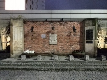 Miejsce PamiÄci PolegÅym w Powstaniu Warszawskim - Warszawa, mazowieckie.jpg