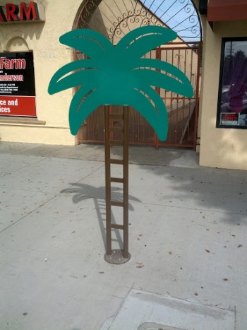 Metal Palm Tree - Long Beach, CA.jpg