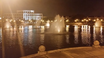 Circle Stage Fountain At City Center - Newport News, VA.jpg
