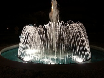 Fig Garden Fountain - Fresno, CA.jpg