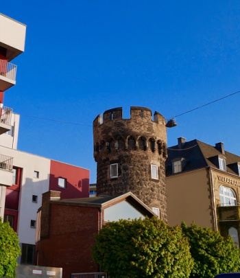 Tower over the Rhine - Köln, NRW.jpg