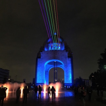 Monumento a la RevoluciÃ³n De Noche. - Ciudad de México, CDMX.jpg
