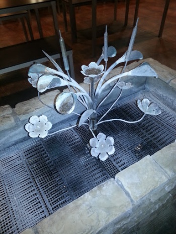 University McD Flower Fountain - Las Cruces, NM.jpg
