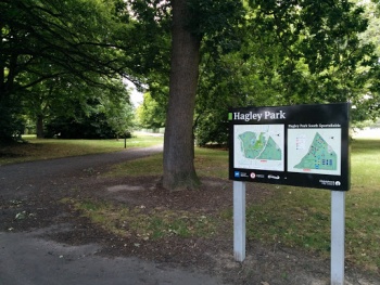 Hagley Park Sign - Christchurch, Canterbury.jpg