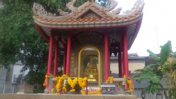 Tai Hong Shrine - Bangkok, Krung Thep Maha Nakhon.jpg