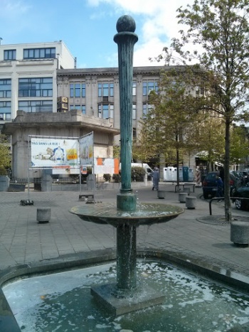 Fontaines de la Place Pequer - Anderlecht, Bruxelles.jpg