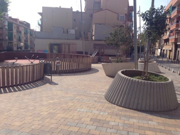 Plaza Antonio Machado - Santa Coloma de Gramenet, CT.jpg