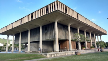 Hawaii State Capitol - Honolulu, HI.jpg