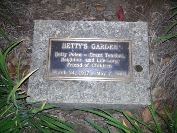 Betty's Garden - Portland, OR.jpg