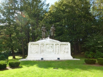 New England Settlers Monument - Worcester, MA.jpg
