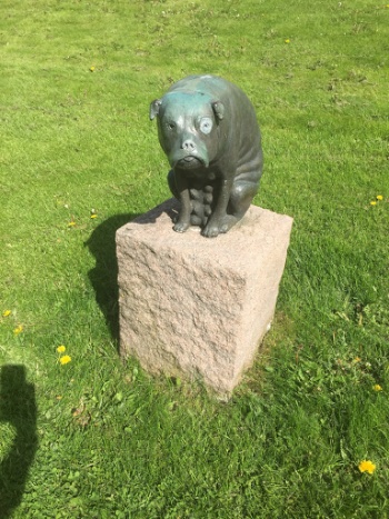 Bulldog Sculpture - Oslo, Oslo.jpg