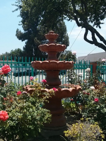 El Gallito Fountain - El Monte, CA.jpg