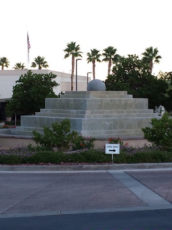 Holiday Fountain - Las Vegas, NV.jpg