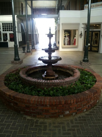 Bocage Fountain - Baton Rouge, LA.jpg