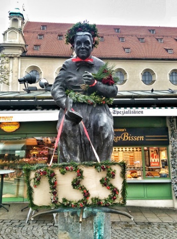 Elise-Aulinger-Brunnen - München, BY.jpg