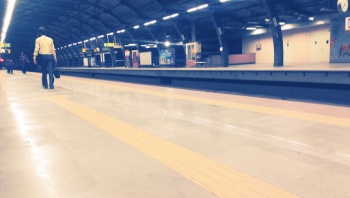 Jhandewalan Metro Station - The Blue Line - New Delhi, DL.jpg