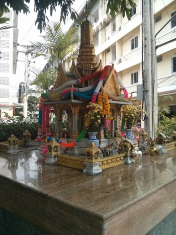 3J Court Shrine - Bangkok, Krung Thep Maha Nakhon.jpg