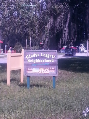 Gladys Leggett Neighborhood Memorial Plaque - Lakeland, FL.jpg