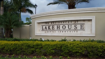 Lakehouse Fountain - Miami Lakes, FL.jpg