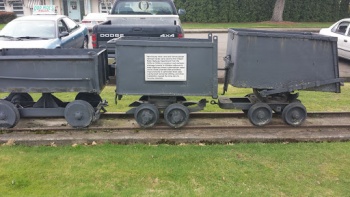 Hand Dump Mine Cars - Salem, OR.jpg