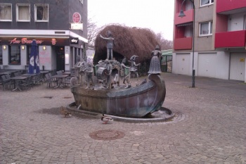 Karl Berbuer Brunnen - Köln, NRW.jpg