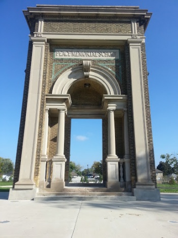 Peace Memorial Arch - Hamilton, ON.jpg