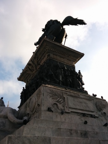 Statua Equestre Vittorio Emanuele II - Milano, Lombardia.jpg