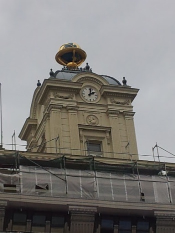 Golden Globus on the Rooftop - Wien, Wien.jpg